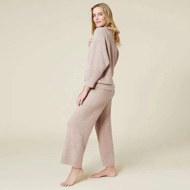 Women's Solid Marshmallow Reverse Seam Crew Neck Lounge Set with bracelet sleeves, showcasing soft, cozy fabric.
