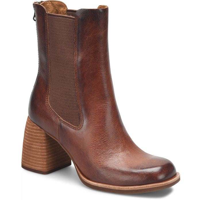 Mid-height Arline Boot with tapered shaft and flared block heel in soft hand-finished leather.