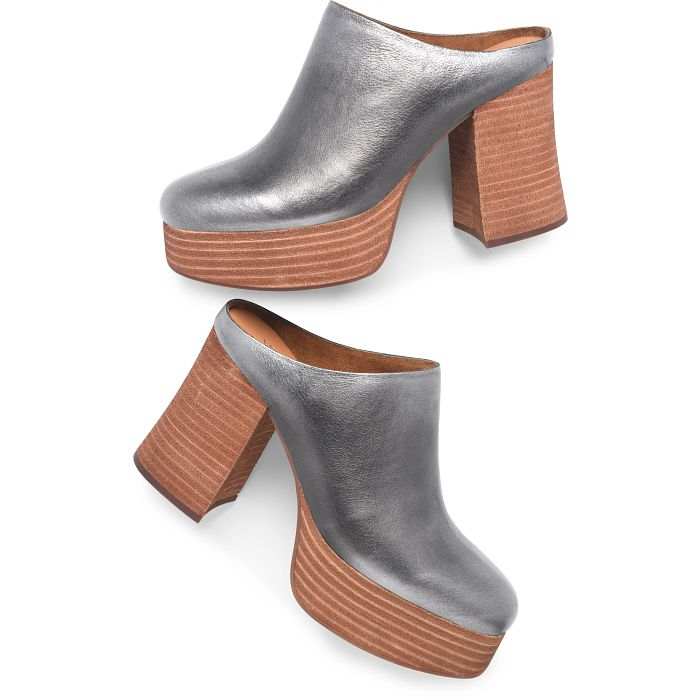 Sky-high Veronica Clog in hand-polished Italian leather with stacked platform heel.